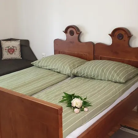 Bed & Breakfast Emese 3*