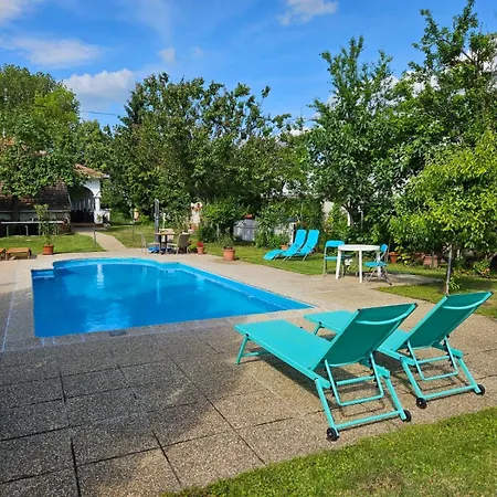 Emese Bed & Breakfast 3*